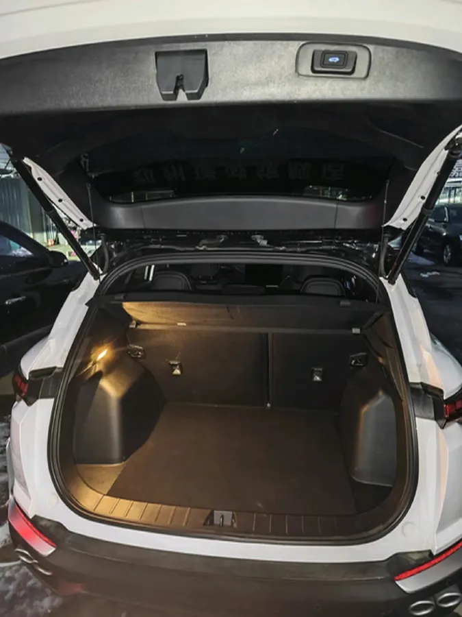 2025 Geely Coolray 1.5T 181HP L4 7DCT,autocango,china used car exporter,china ev exporter,chinese used car exporter,chinese used ev exporter