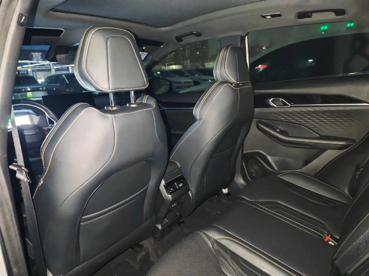 2025 Geely Coolray 1.5T 181HP L4 7DCT,autocango,china used car exporter,china ev exporter,chinese used car exporter,chinese used ev exporter