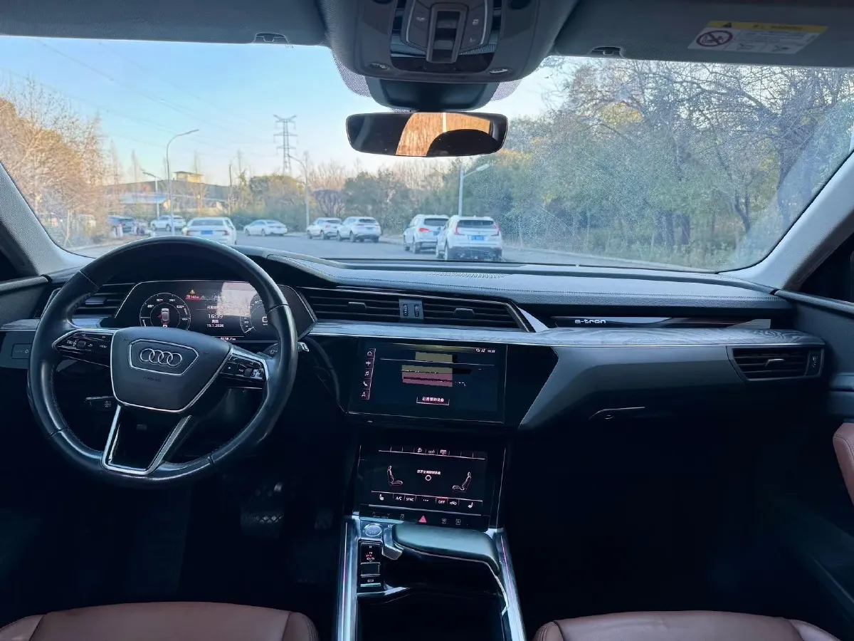 2019 Audi e-tron 2AT BEV 95KWH,autocango,china used car exporter,china ev exporter,chinese used car exporter,chinese used ev exporter