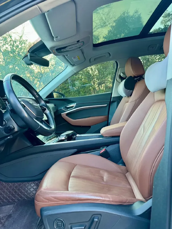 2019 Audi e-tron 2AT BEV 95KWH,autocango,china used car exporter,china ev exporter,chinese used car exporter,chinese used ev exporter