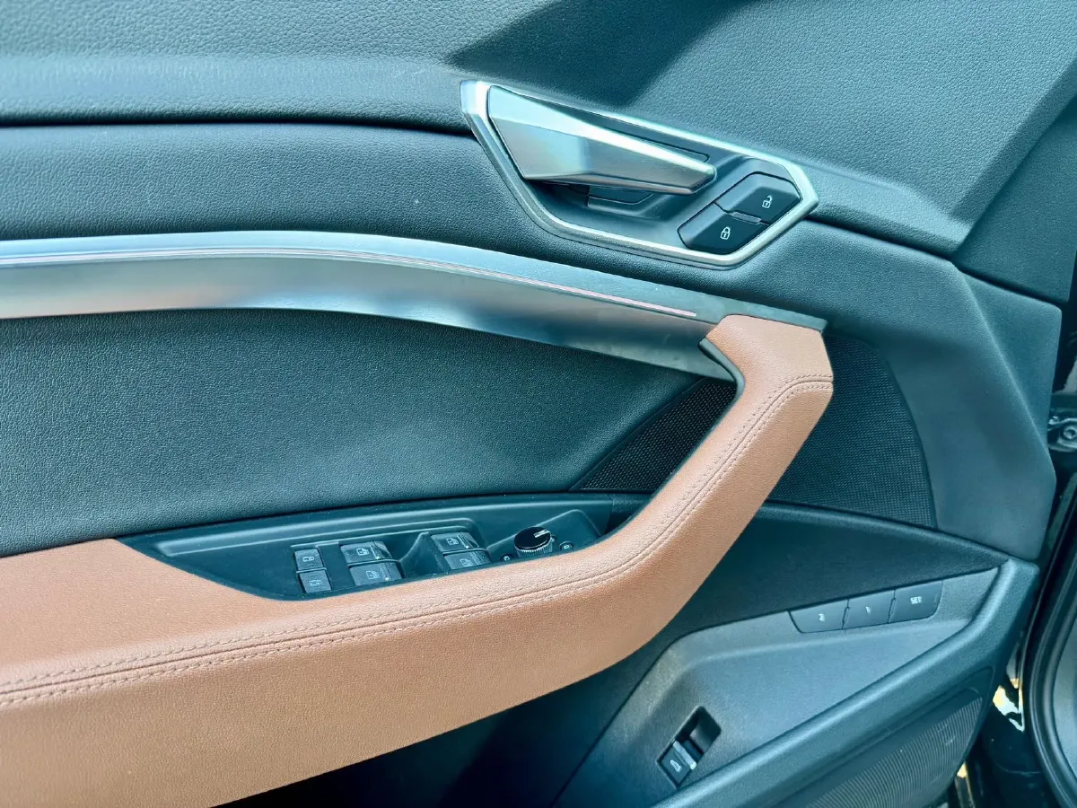 2019 Audi e-tron 2AT BEV 95KWH,autocango,china used car exporter,china ev exporter,chinese used car exporter,chinese used ev exporter