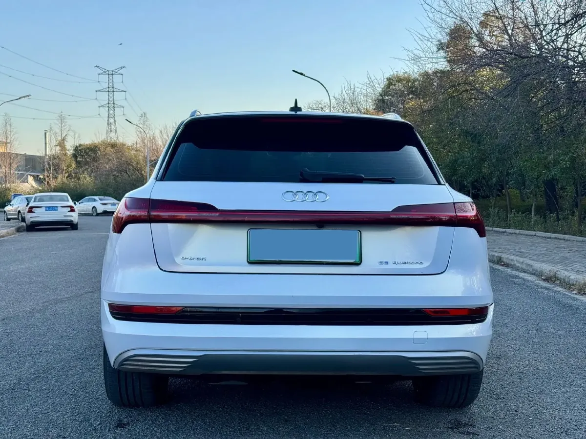 2019 Audi e-tron 2AT BEV 95KWH,autocango,china used car exporter,china ev exporter,chinese used car exporter,chinese used ev exporter