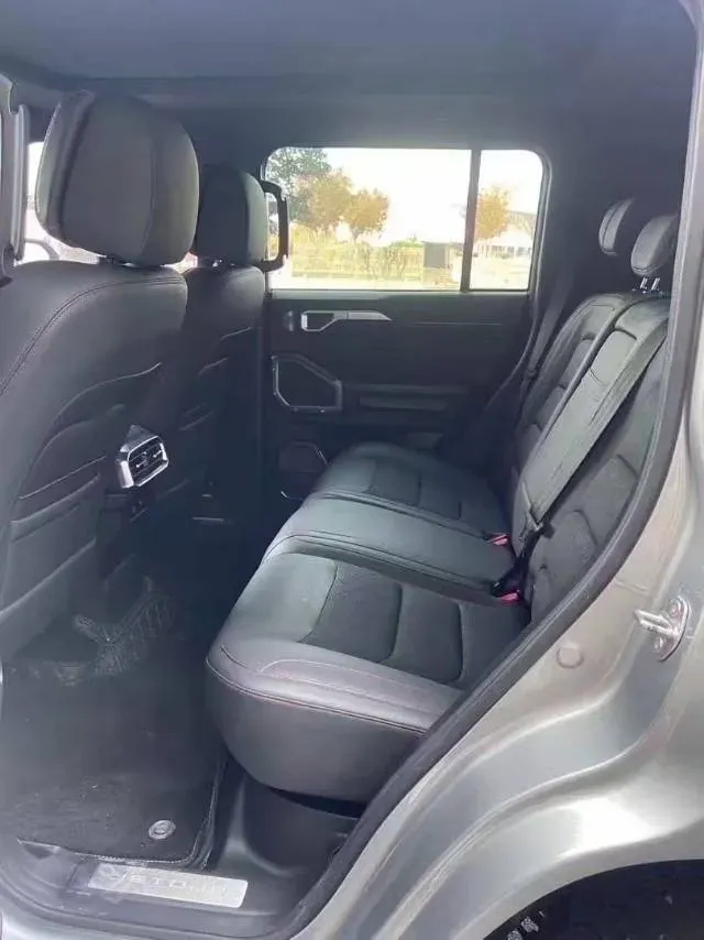 2025 Jetour Traveller 2.0T 254HP L4 7DCT,autocango,china used car exporter,china ev exporter,chinese used car exporter,chinese used ev exporter