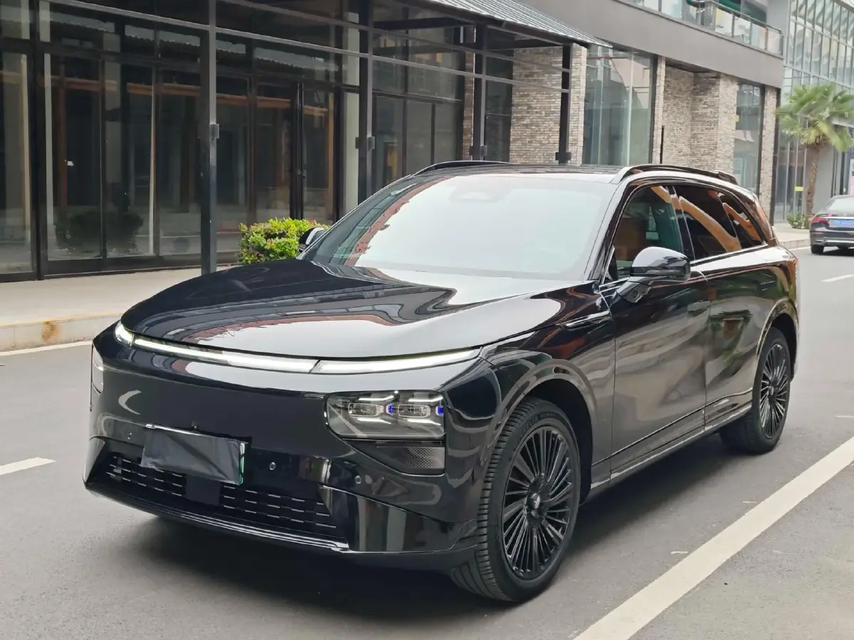 2025 Xpeng G9 BEV 79KWH