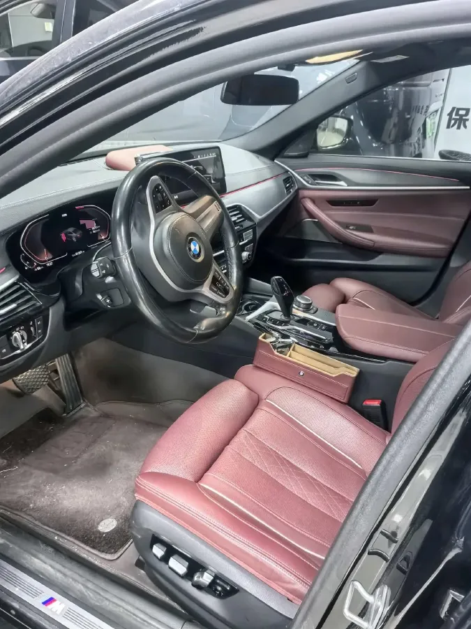 2022 BMW 5 Series 2.0T 252HP L4 8AT,autocango,china used car exporter,china ev exporter,chinese used car exporter,chinese used ev exporter