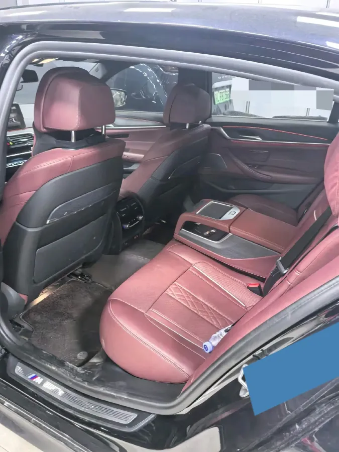 2022 BMW 5 Series 2.0T 252HP L4 8AT,autocango,china used car exporter,china ev exporter,chinese used car exporter,chinese used ev exporter