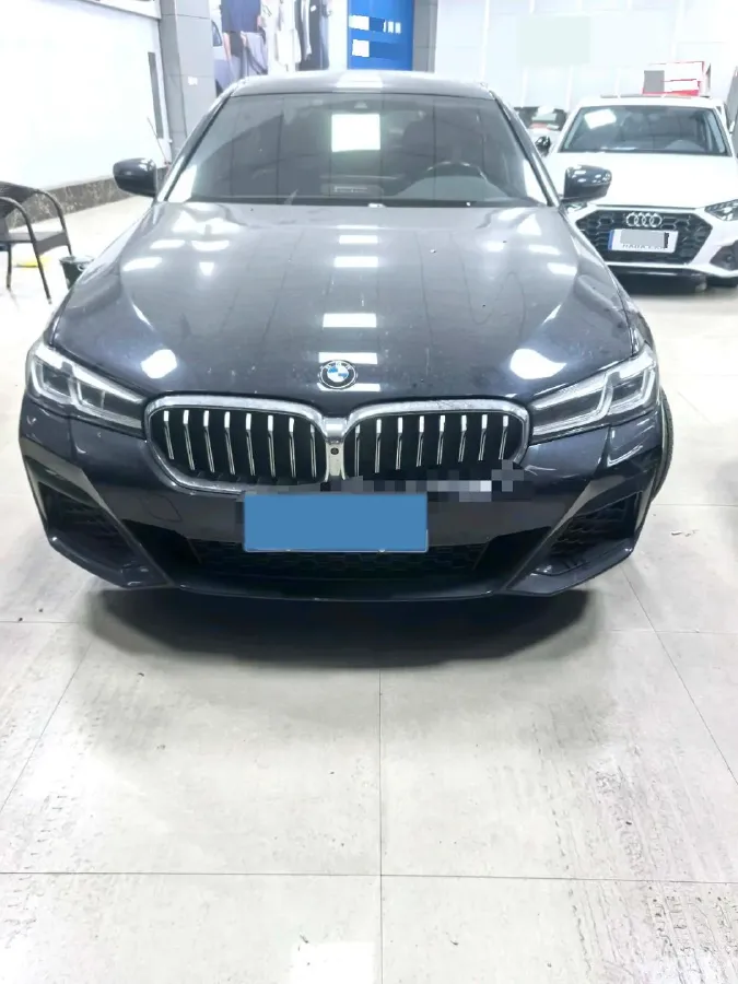 2022 BMW 5 Series 2.0T 252HP L4 8AT,autocango,china used car exporter,china ev exporter,chinese used car exporter,chinese used ev exporter