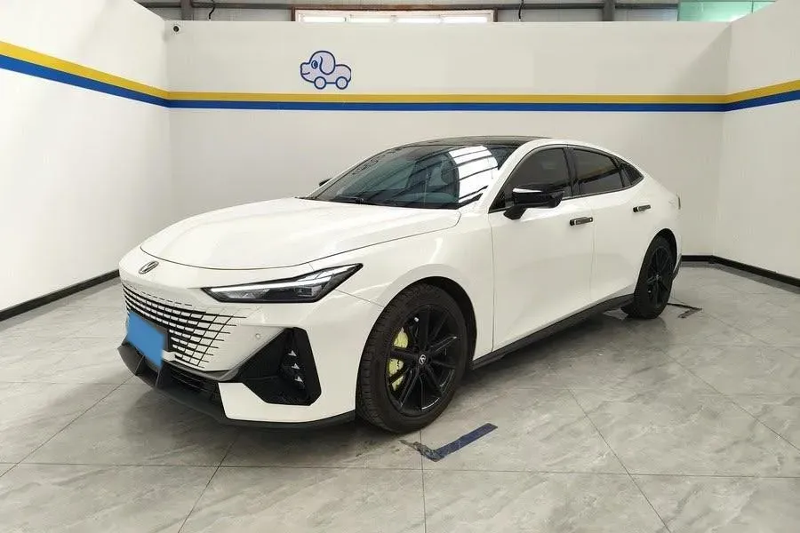 2022 ChangAn UNI-V 1.5T 188HP L4 7DCT,autocango,china used car exporter,china ev exporter,chinese used car exporter,chinese used ev exporter