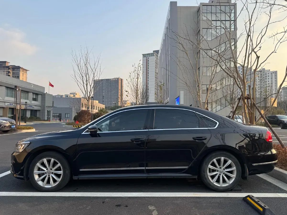 2017 Volkswagen Passat 1.8T 180HP L4 7DCT,autocango,china used car exporter,china ev exporter,chinese used car exporter,chinese used ev exporter