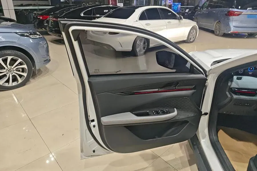 2022 ChangAn UNI-V 1.5T 188HP L4 7DCT,autocango,china used car exporter,china ev exporter,chinese used car exporter,chinese used ev exporter
