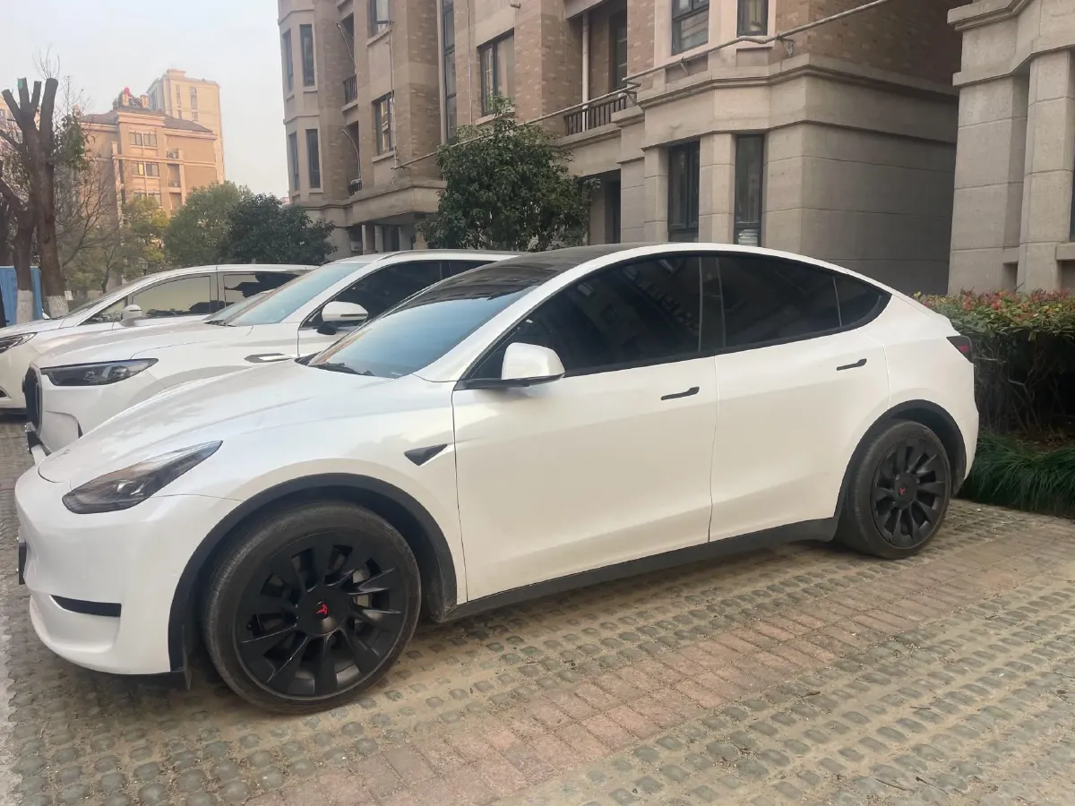 2022 Tesla Model Y BEV 60KWH,autocango,china used car exporter,china ev exporter,chinese used car exporter,chinese used ev exporter