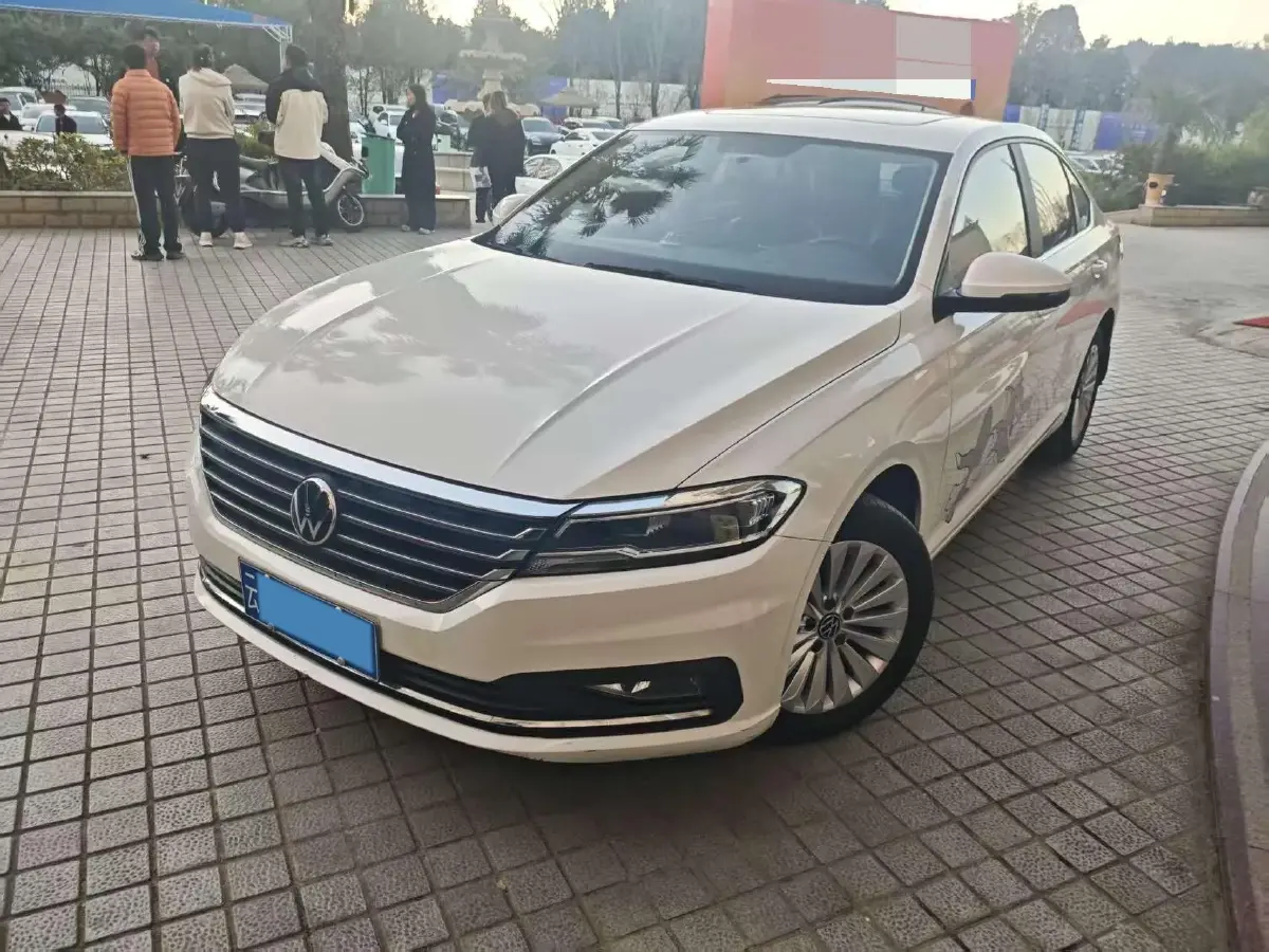 2019 Volkswagen Sagitar 1.2T 116HP L4 7DCT