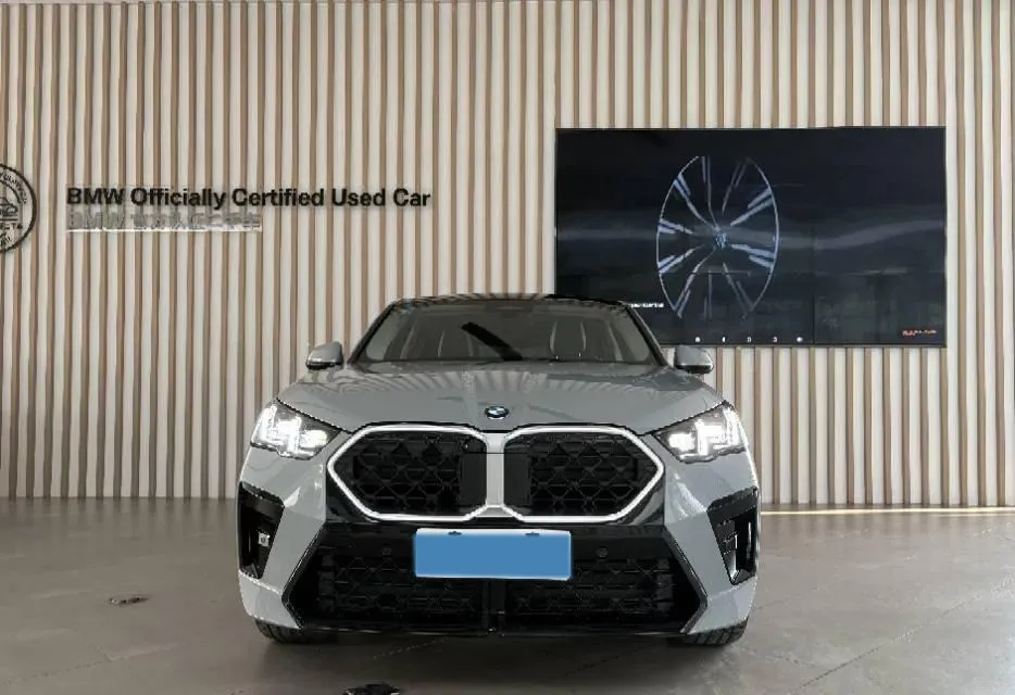 2024 BMW X2 2.0T 204HP L4 7DCT,autocango,china used car exporter,china ev exporter,chinese used car exporter,chinese used ev exporter