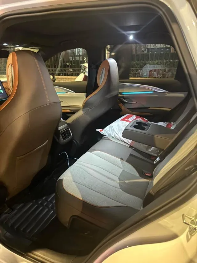 2022 Geely JiaJi 1.5T 177HP L3 7DCT PHEV 15.5KWH,autocango,china used car exporter,china ev exporter,chinese used car exporter,chinese used ev exporter