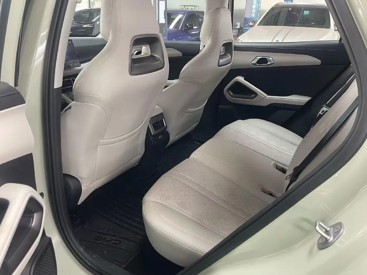 2024 BYD YuanUP BEV 45.12KWH,autocango,china used car exporter,china ev exporter,chinese used car exporter,chinese used ev exporter