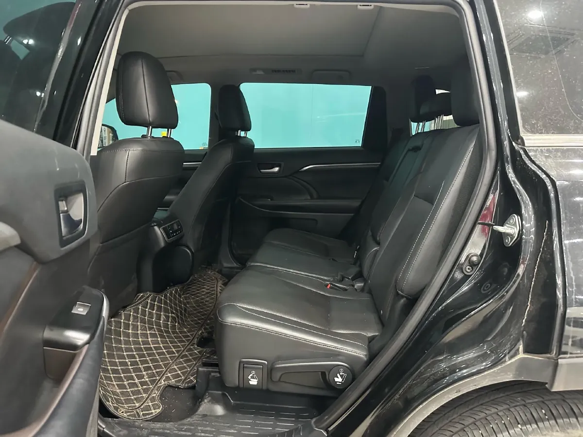 2021 Toyota Highlander 2.0T 220HP L4 6AT,autocango,china used car exporter,china ev exporter,chinese used car exporter,chinese used ev exporter