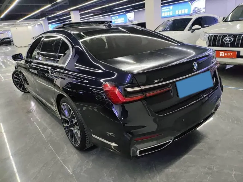 2021 BMW 7 Series 3.0T 340HP L6 8AT,autocango,china used car exporter,china ev exporter,chinese used car exporter,chinese used ev exporter