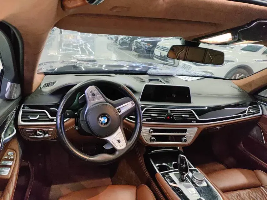 2021 BMW 7 Series 3.0T 340HP L6 8AT,autocango,china used car exporter,china ev exporter,chinese used car exporter,chinese used ev exporter