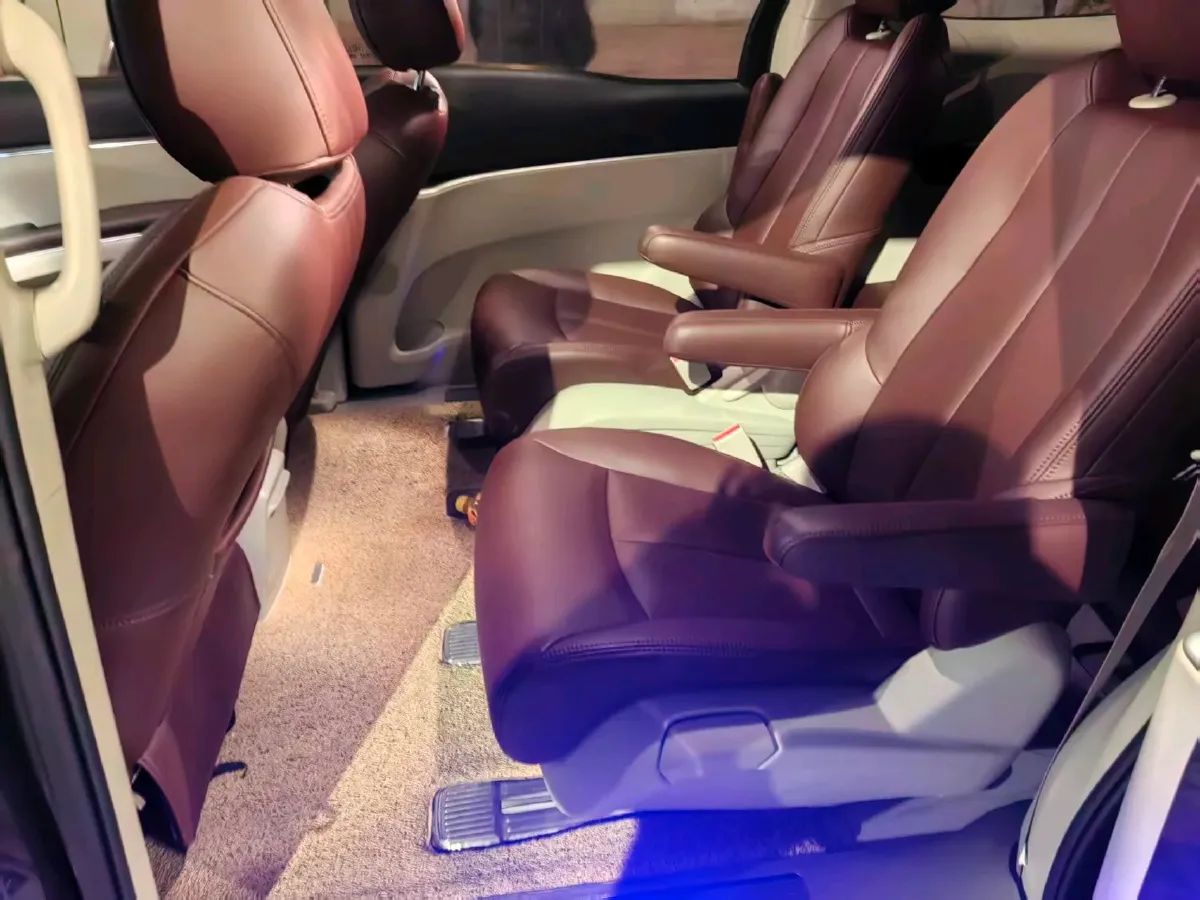 2023 Buick GL8 2.0T 237HP L4 9AT,autocango,china used car exporter,china ev exporter,chinese used car exporter,chinese used ev exporter