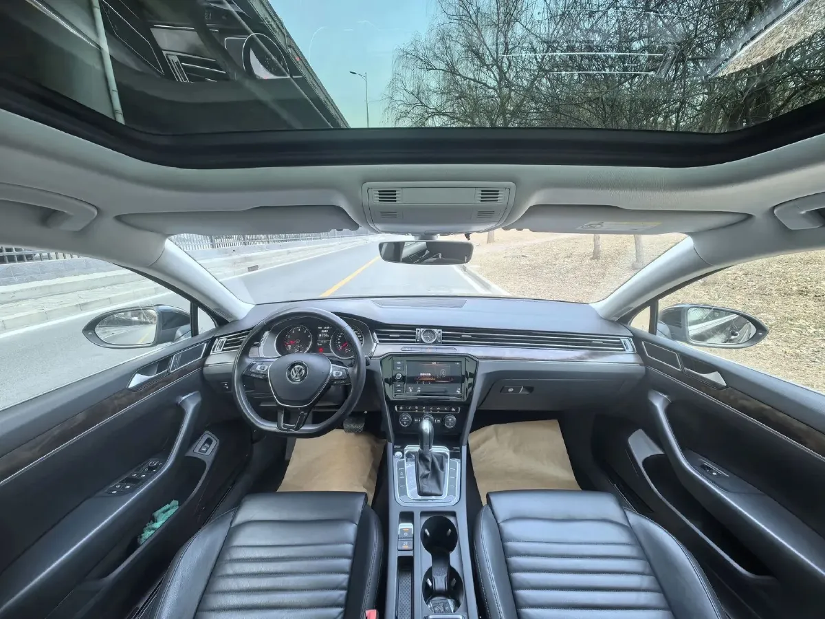 2019 Volkswagen Magotan 2.0T 186HP L4 7DCT,autocango,china used car exporter,china ev exporter,chinese used car exporter,chinese used ev exporter