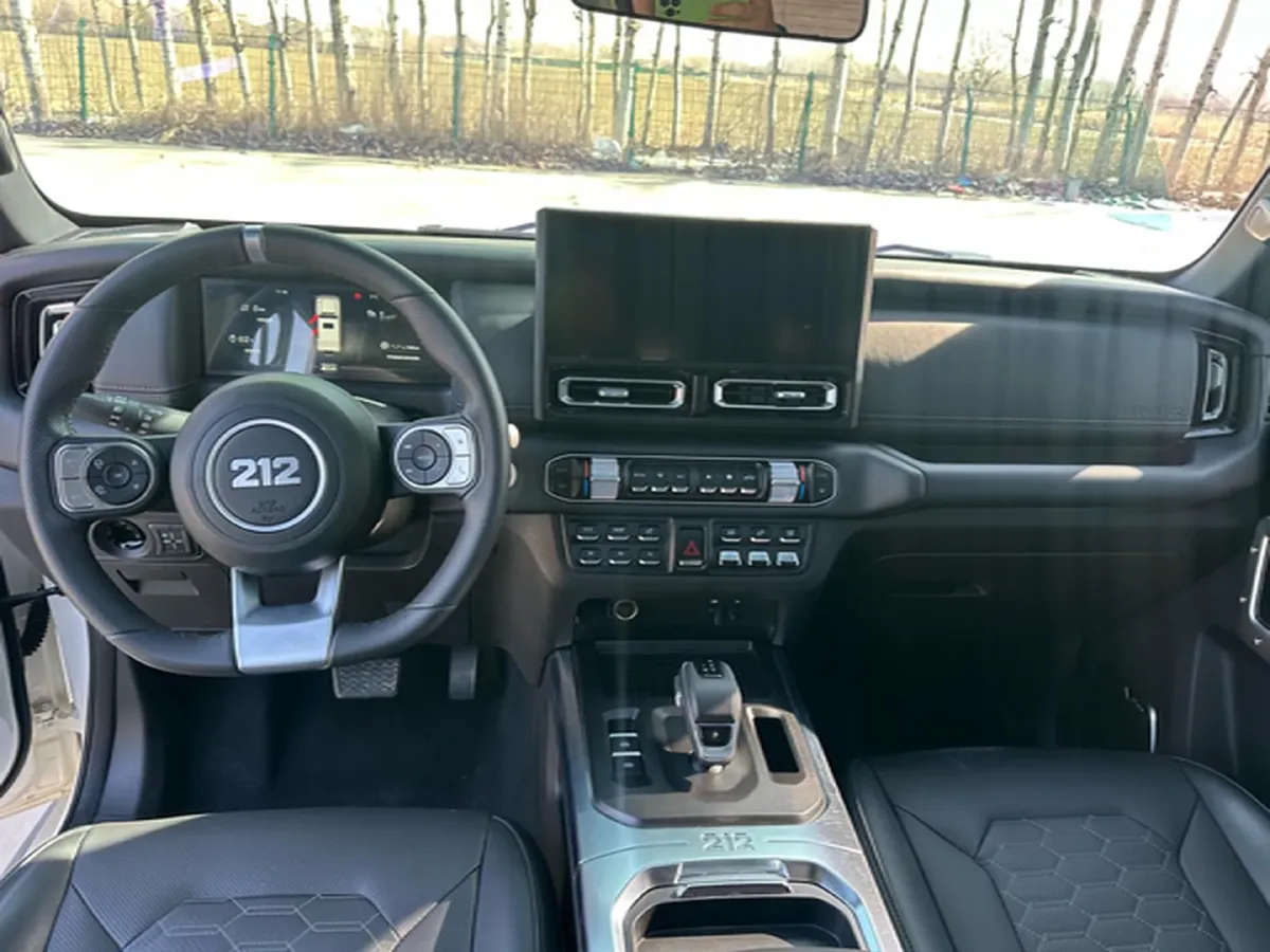 2024 212 212 T01 2.0T 252HP L4 8AT,autocango,china used car exporter,china ev exporter,chinese used car exporter,chinese used ev exporter