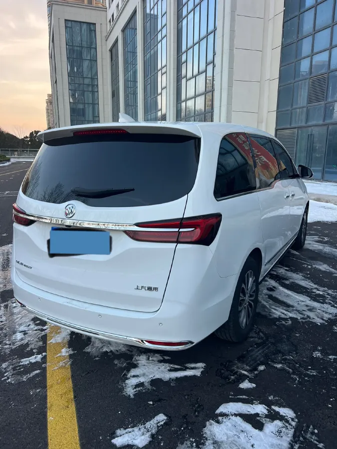 2022 Buick GL8 2.0T 237HP L4 9AT,autocango,china used car exporter,china ev exporter,chinese used car exporter,chinese used ev exporter