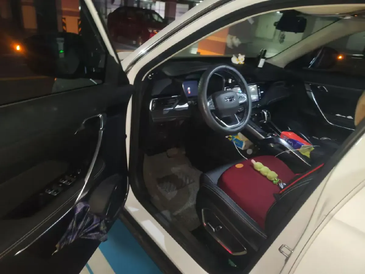 2020 Roewe i6 1.5T 169HP L4 7DCT,autocango,china used car exporter,china ev exporter,chinese used car exporter,chinese used ev exporter