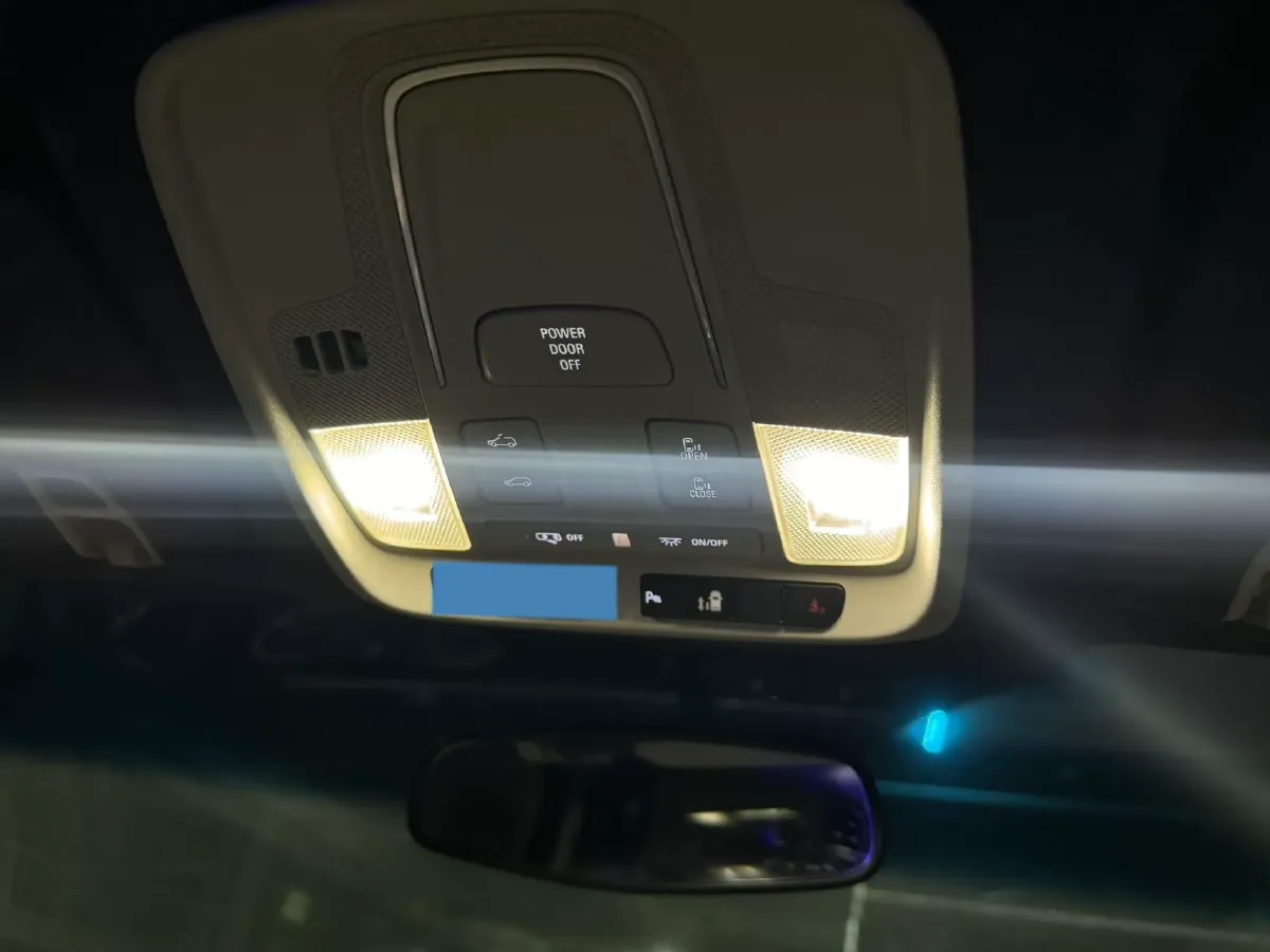 2022 Buick GL8 2.0T 237HP L4 9AT,autocango,china used car exporter,china ev exporter,chinese used car exporter,chinese used ev exporter