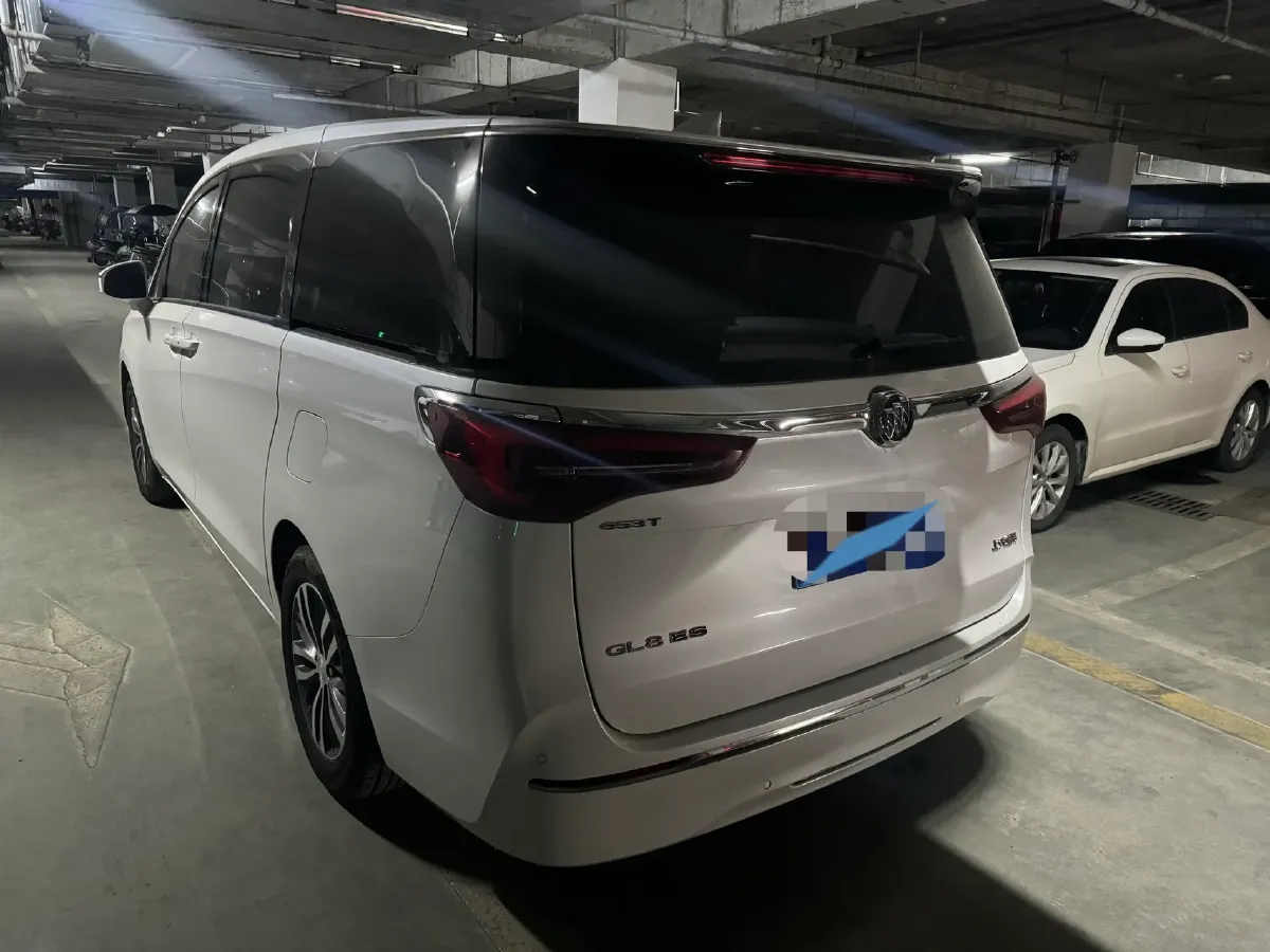 2022 Buick GL8 2.0T 237HP L4 9AT,autocango,china used car exporter,china ev exporter,chinese used car exporter,chinese used ev exporter