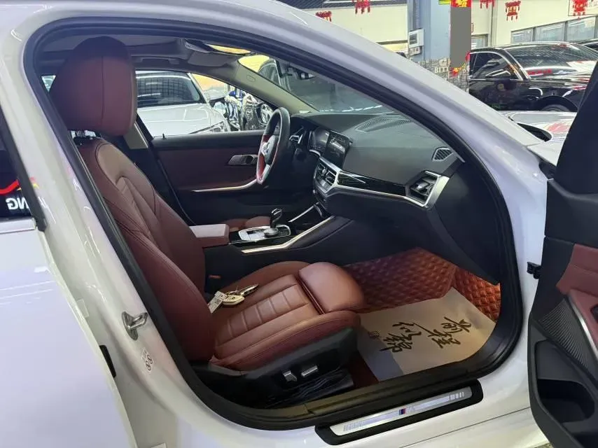 2021 BMW 3 Series 2.0T 156HP L4 8AT,autocango,china used car exporter,china ev exporter,chinese used car exporter,chinese used ev exporter