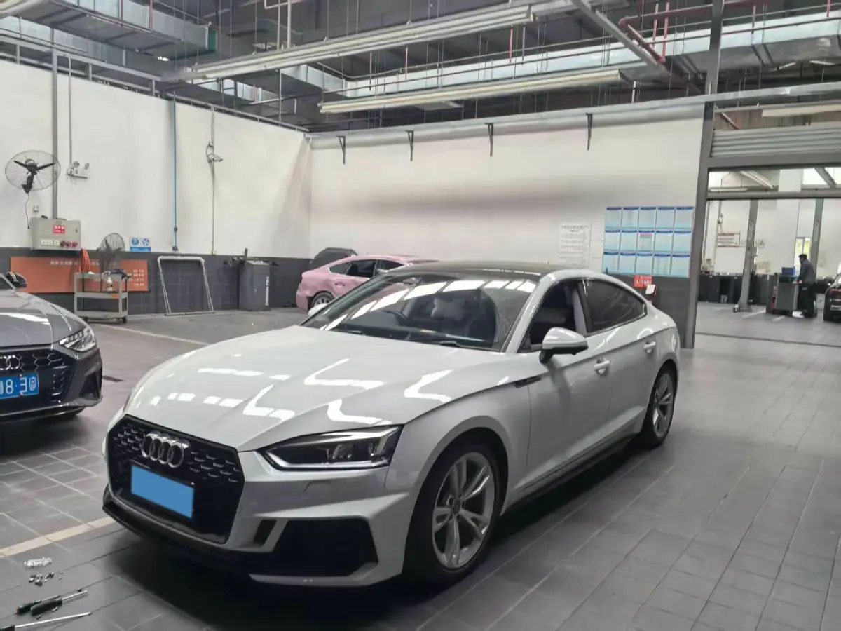 2019 Alfa Romeo Giulia 2.0T 280HP L4 8AT