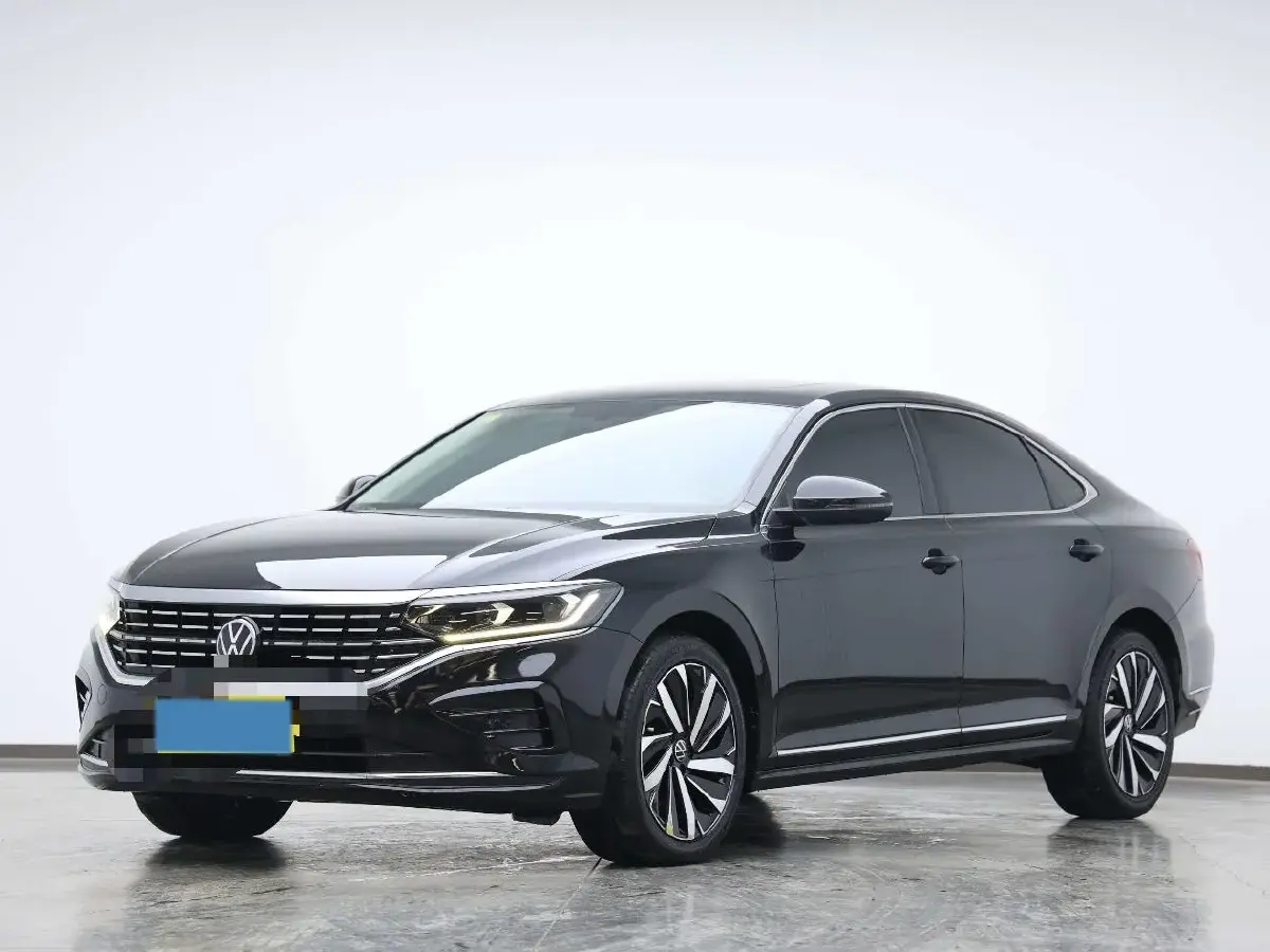 2023 Volkswagen Passat 2.0T 186HP L4 7DCT