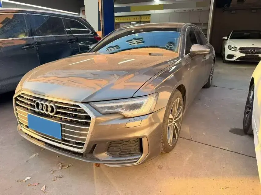 2022 Audi A6L 2.0T 190HP L4 7DCT