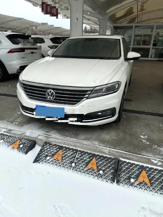2022 Volkswagen Sagitar 1.2T 116HP L4 7DCT