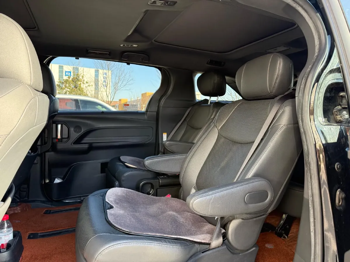2021 Toyota Sienna 2.5L 192HP L4 E-CVT Hybrid,autocango,china used car exporter,china ev exporter,chinese used car exporter,chinese used ev exporter
