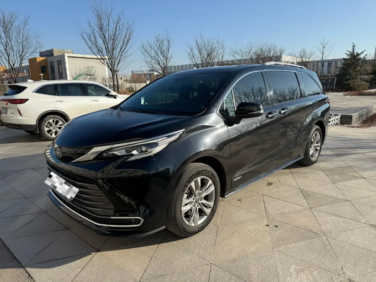 2021 Toyota Sienna 2.5L 192HP L4 E-CVT Hybrid