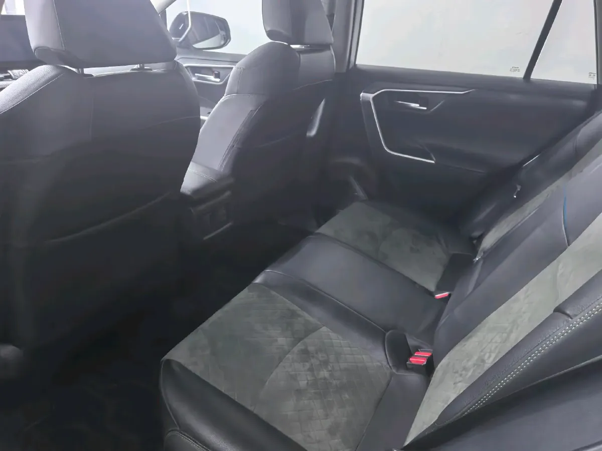 2022 Toyota RAV4 2.0L 171HP L4 CVT,autocango,china used car exporter,china ev exporter,chinese used car exporter,chinese used ev exporter