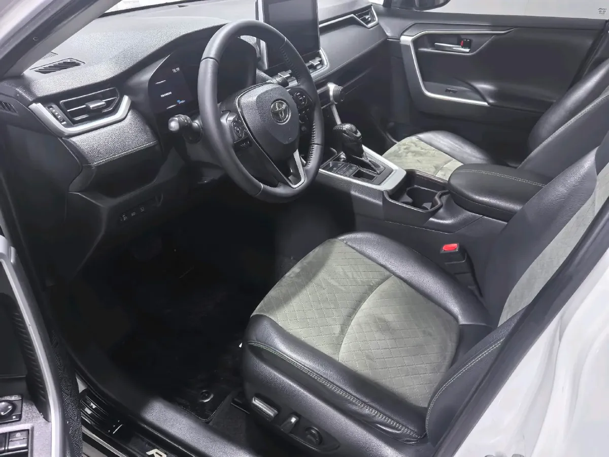 2022 Toyota RAV4 2.0L 171HP L4 CVT,autocango,china used car exporter,china ev exporter,chinese used car exporter,chinese used ev exporter