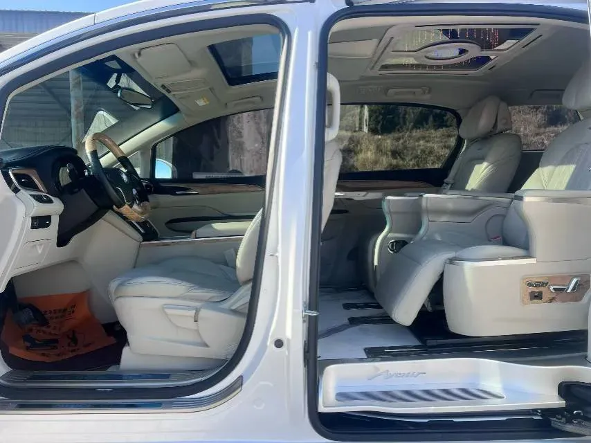 2018 Buick GL8 2.0T 260HP L4 6AT,autocango,china used car exporter,china ev exporter,chinese used car exporter,chinese used ev exporter