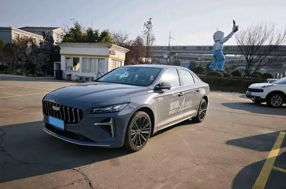 2024 Geely Preface 1.5T 163HP L4 3DHT Hybrid