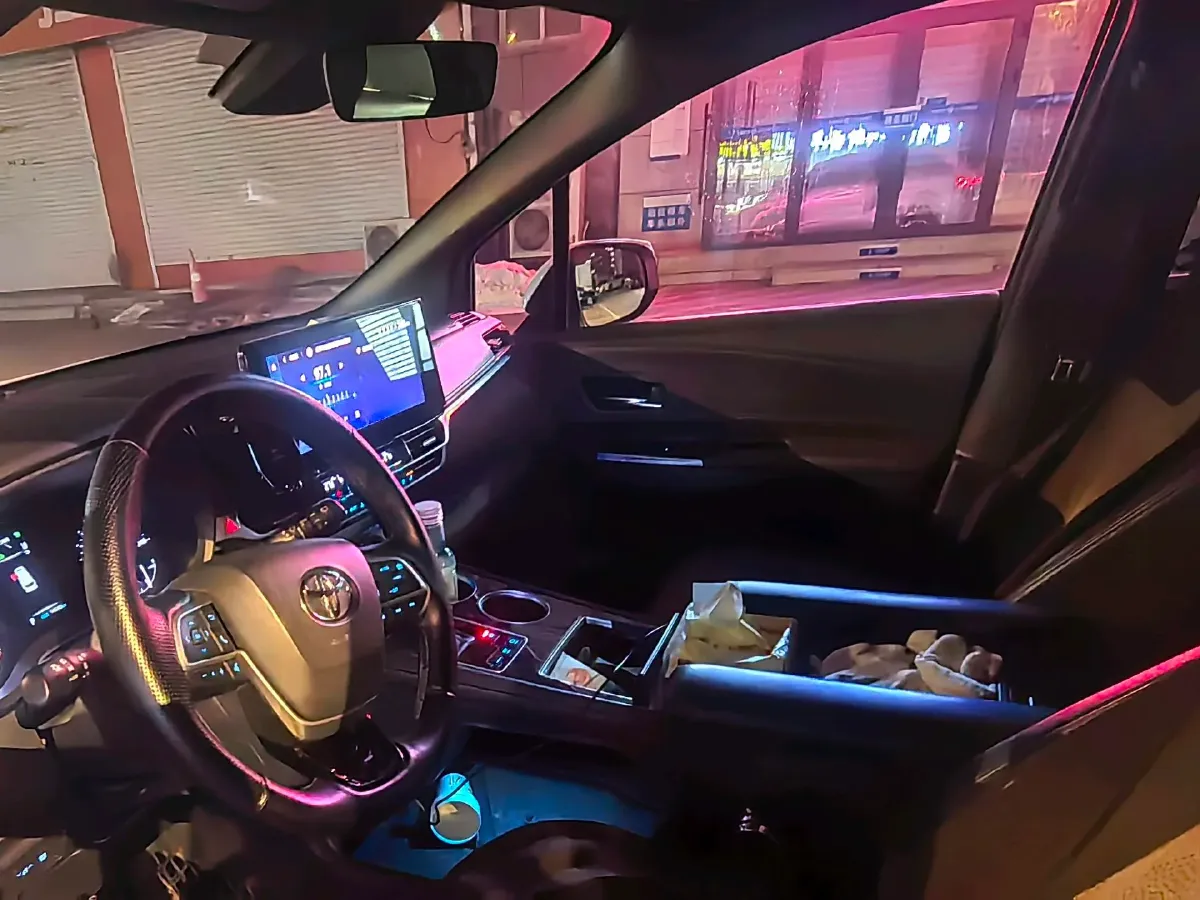 2023 Toyota Granvia 2.5L 189HP L4 E-CVT Hybrid,autocango,china used car exporter,china ev exporter,chinese used car exporter,chinese used ev exporter