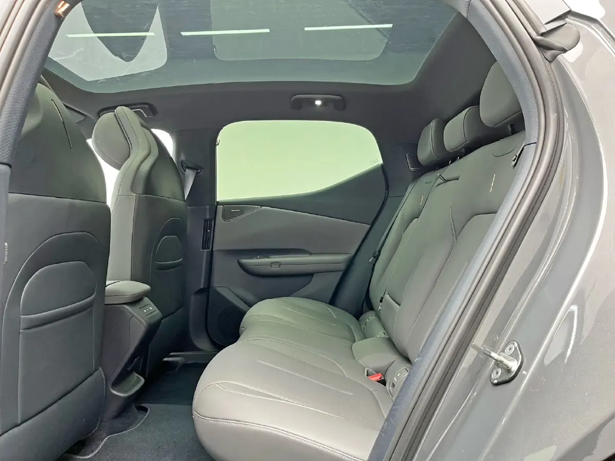 2025 Dongfeng Z9 2.0T 258HP L4 8AT,autocango,china used car exporter,china ev exporter,chinese used car exporter,chinese used ev exporter