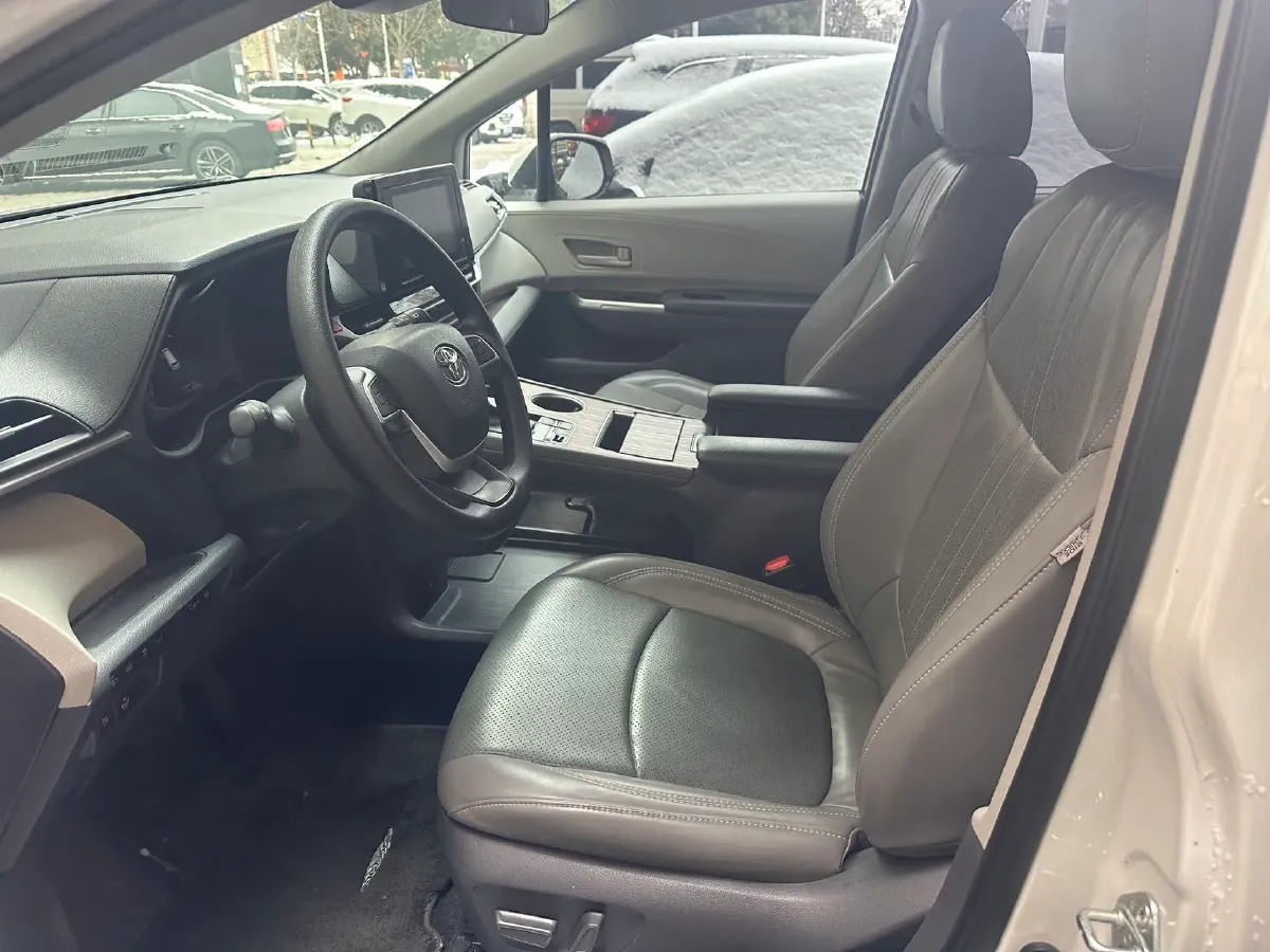 2021 Toyota Sienna 2.5L 192HP L4 E-CVT Hybrid,autocango,china used car exporter,china ev exporter,chinese used car exporter,chinese used ev exporter