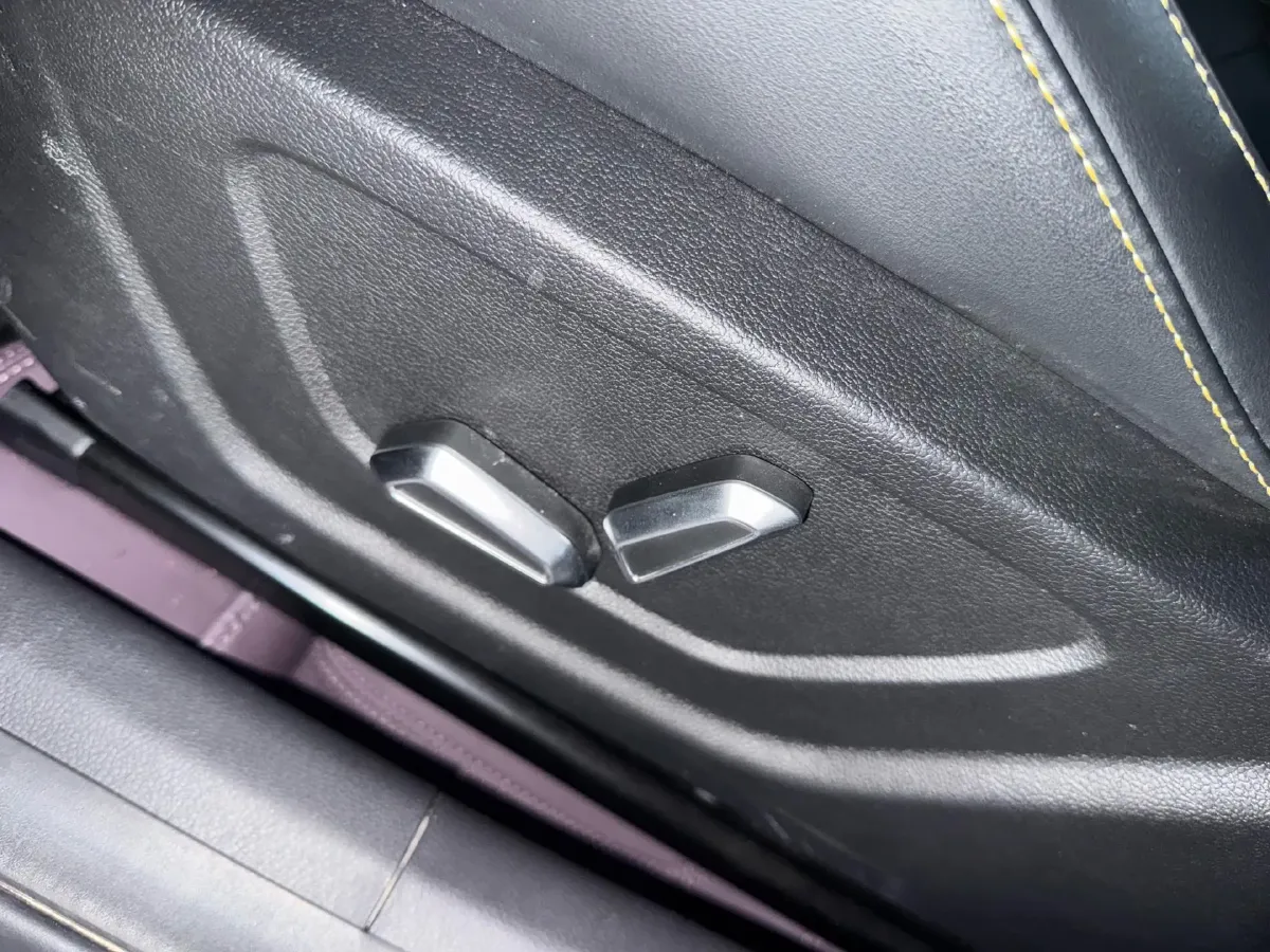 2025 Geely Coolray 1.5T 181HP L4 7DCT,autocango,china used car exporter,china ev exporter,chinese used car exporter,chinese used ev exporter