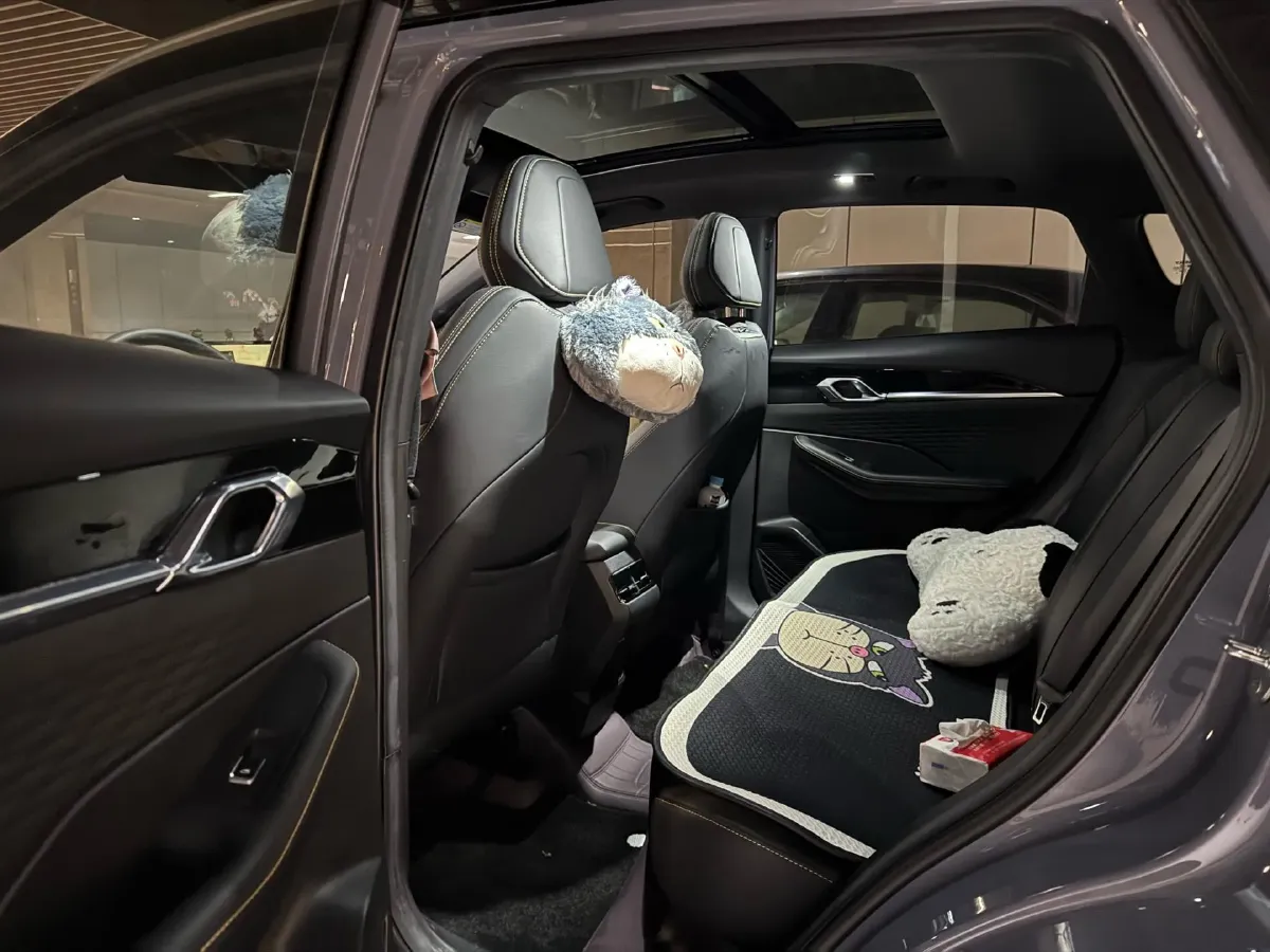 2025 Geely Coolray 1.5T 181HP L4 7DCT,autocango,china used car exporter,china ev exporter,chinese used car exporter,chinese used ev exporter