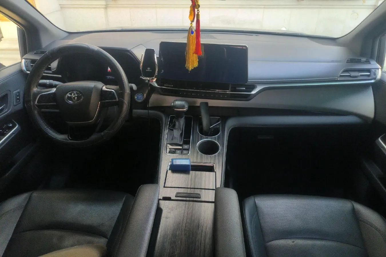 2023 Toyota Granvia 2.5L 189HP L4 E-CVT Hybrid,autocango,china used car exporter,china ev exporter,chinese used car exporter,chinese used ev exporter