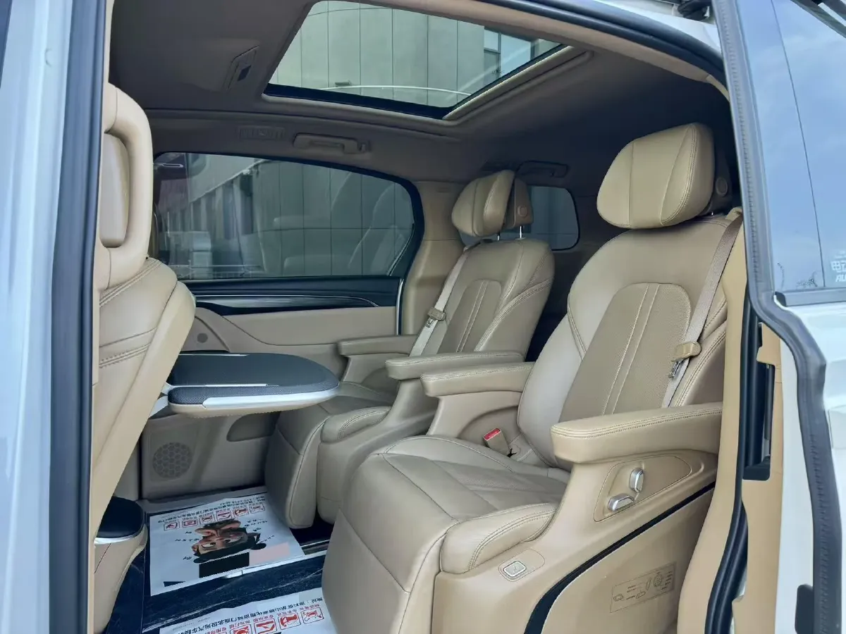 2021 Buick GL8 2.0T 237HP L4 9AT,autocango,china used car exporter,china ev exporter,chinese used car exporter,chinese used ev exporter