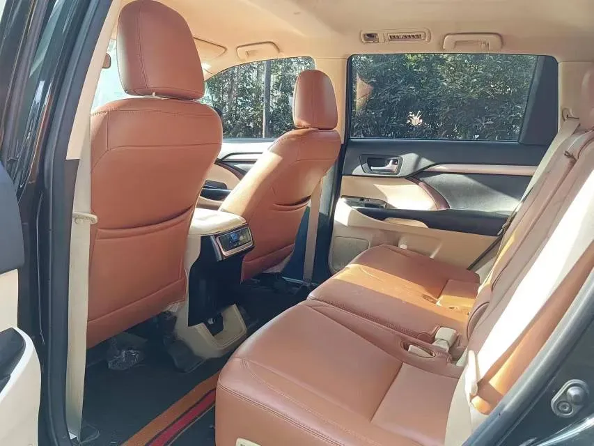 2017 Toyota Highlander 2.0T 220HP L4 6AT,autocango,china used car exporter,china ev exporter,chinese used car exporter,chinese used ev exporter