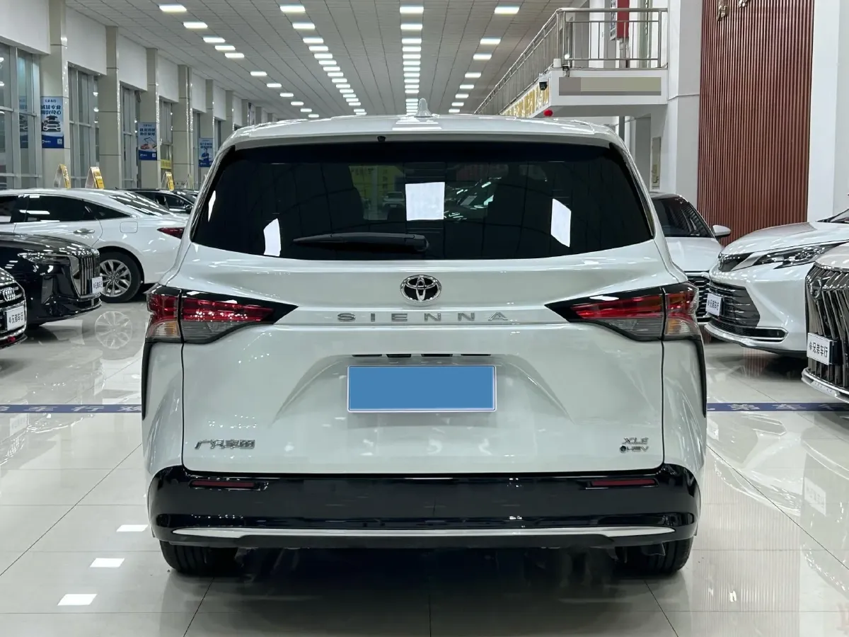 2024 Toyota Sienna 2.5L 189HP L4 E-CVT Hybrid,autocango,china used car exporter,china ev exporter,chinese used car exporter,chinese used ev exporter