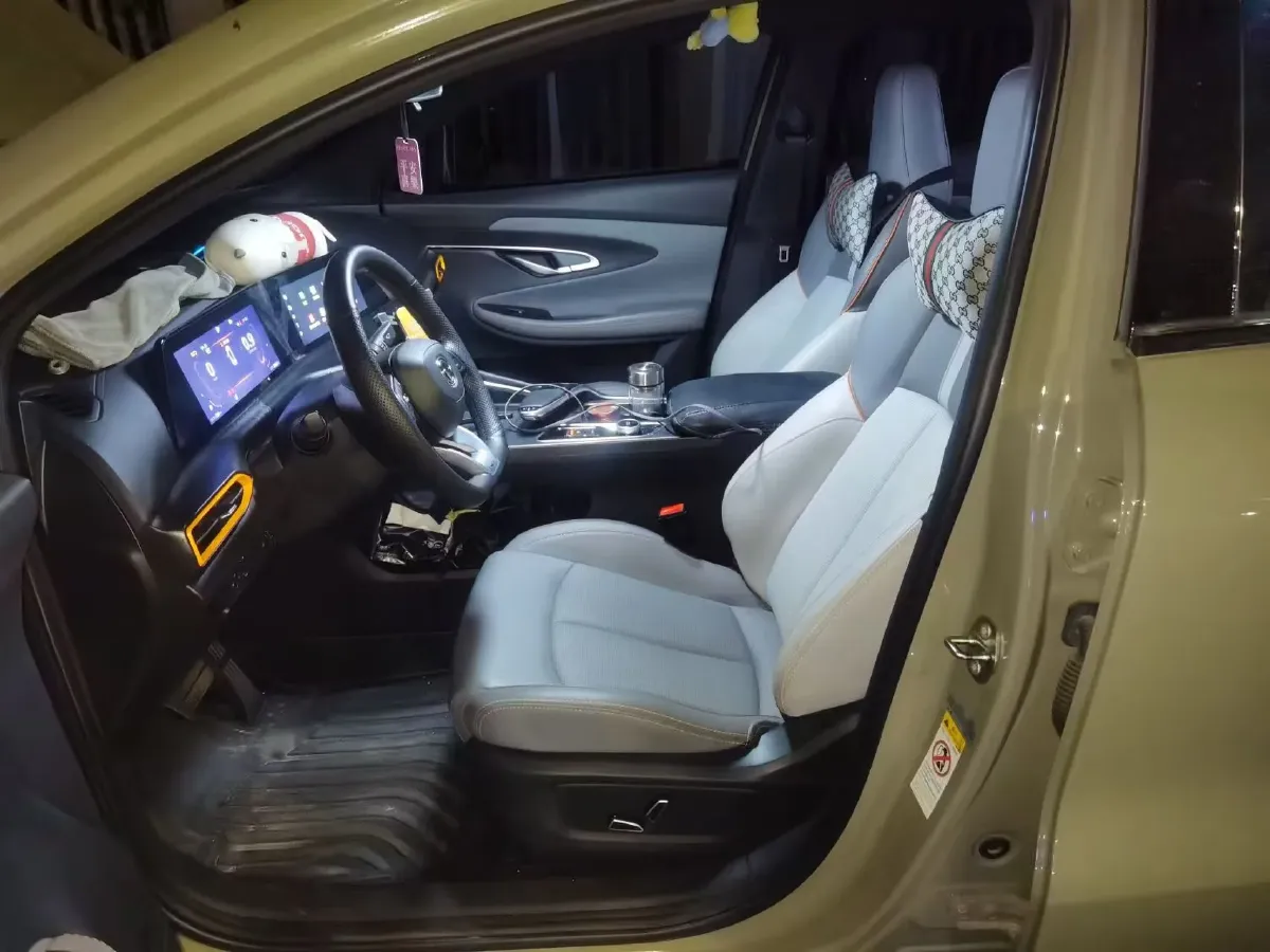 2022 ChangAn UNI-T 1.5T 188HP L4 7DCT,autocango,china used car exporter,china ev exporter,chinese used car exporter,chinese used ev exporter